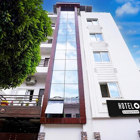 Super Hotel O Blw Kakarmatta Near Banaras Junction Варанаси Экстерьер фото