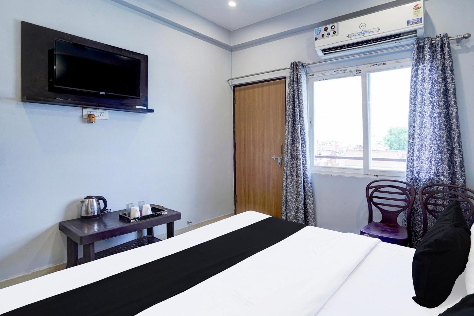 Super Hotel O Blw Kakarmatta Near Banaras Junction Варанаси Экстерьер фото