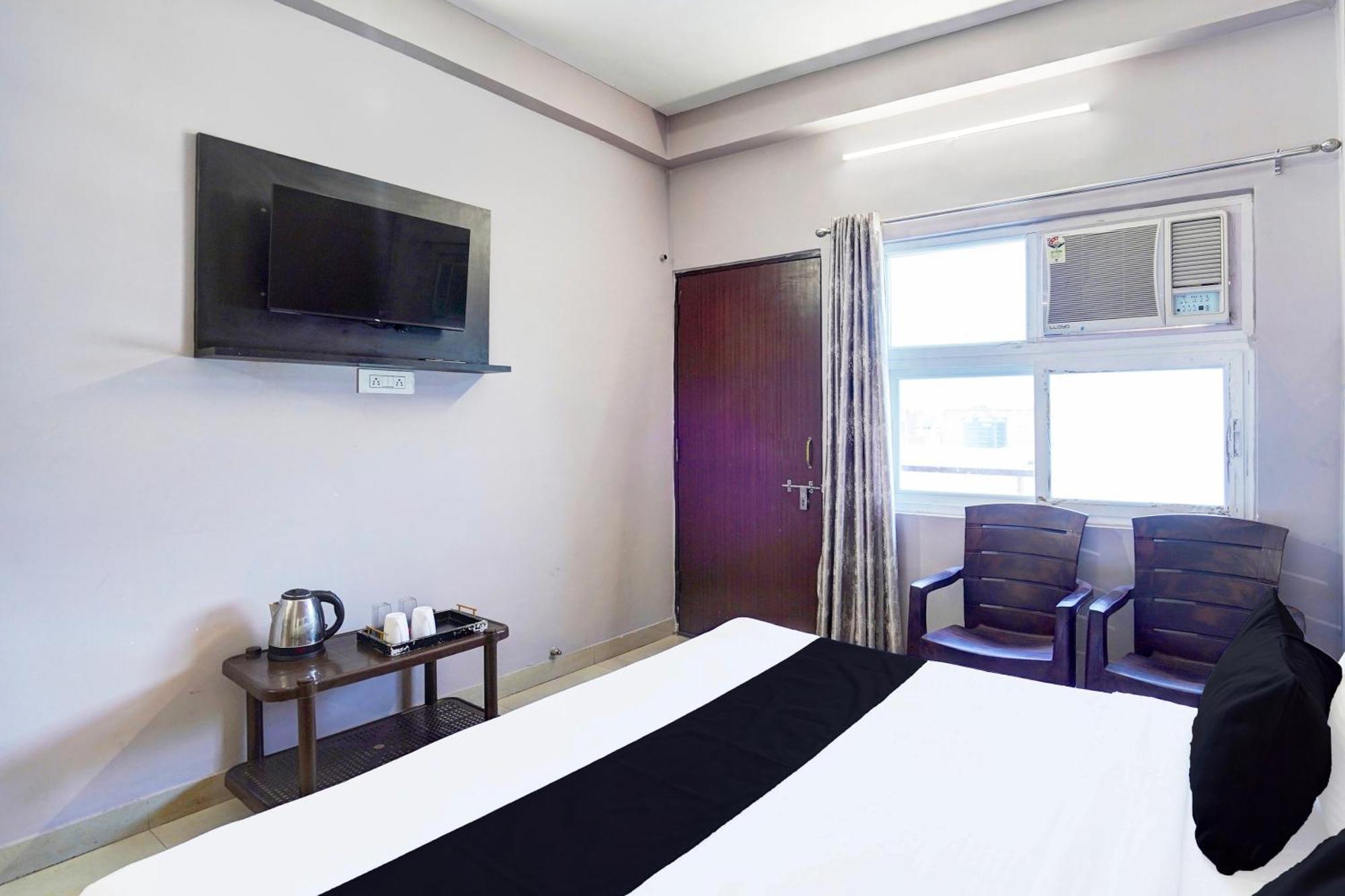 Super Hotel O Blw Kakarmatta Near Banaras Junction Варанаси Экстерьер фото